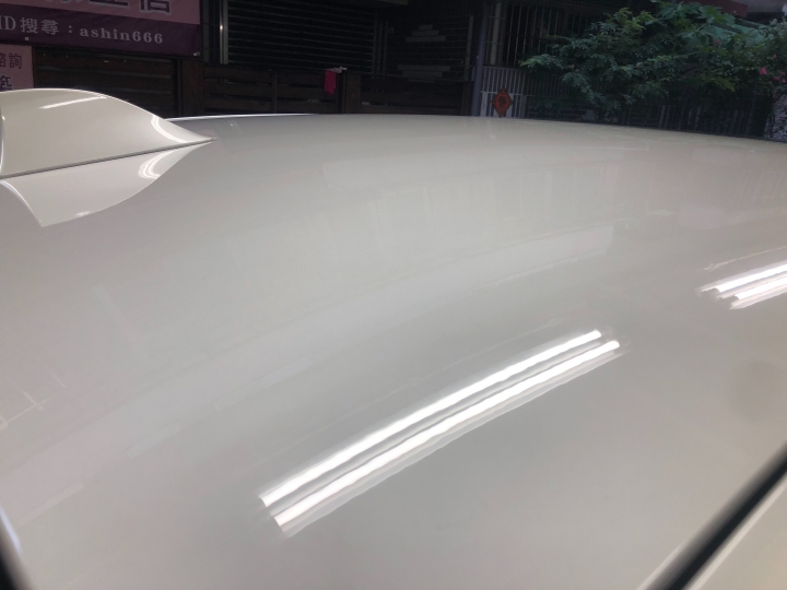 ［BMW 7系列］鍍膜分享 5年的白車鍍完還是一樣亮2
