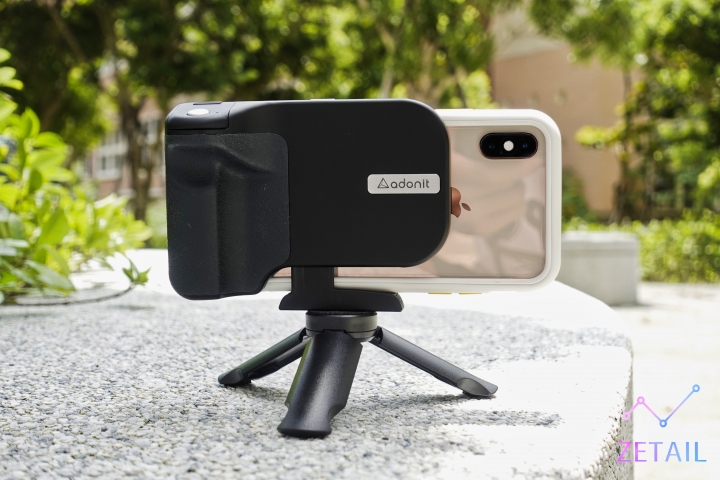 Adonit PhotoGrip Qi 藍牙 + 無線充電拍照握把 開箱體驗：一手掌握全世界