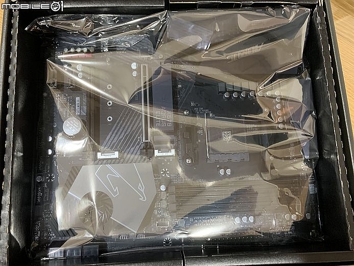 平價香香 G 技嘉AORUS X570 ELITE + R5 3600 開箱