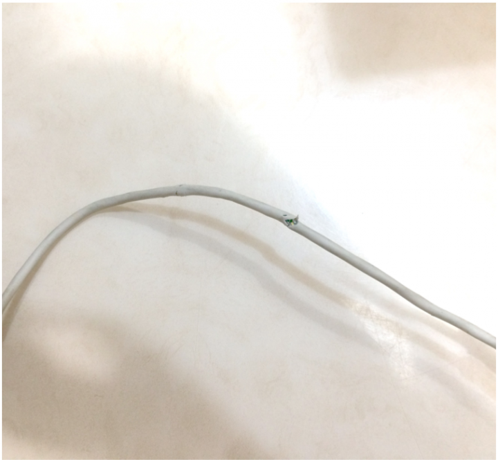 硬體求救：iMac G4的喇叭線被貓咬殘了