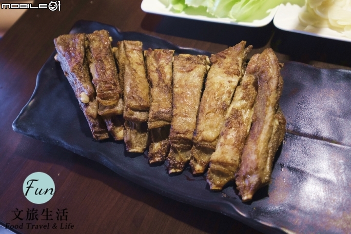 【食記】碳花台中 1.6公斤碳烤小羔羊腿、酸菜白肉鍋