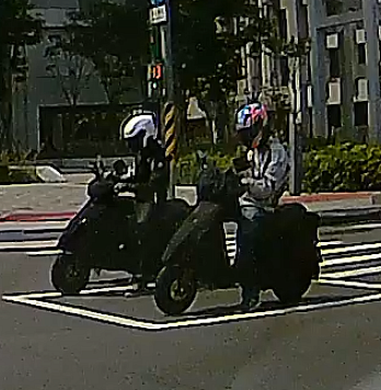 新偽裝車捕獲?