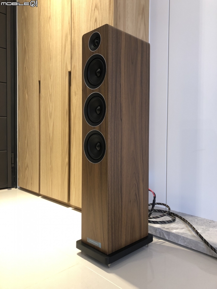 你們認識Acoustic Energy的 AE120落地式喇叭嗎