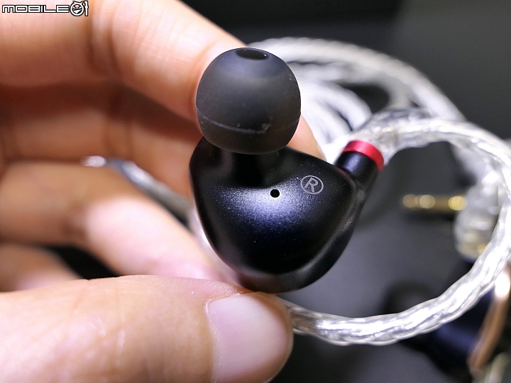 [開箱評測]FiiO FH7 可換線入耳式耳機/一圈四鐵五單元/MMCX/單晶銅鍍銀線/低中高調音濾網～給您滿滿的可玩性！