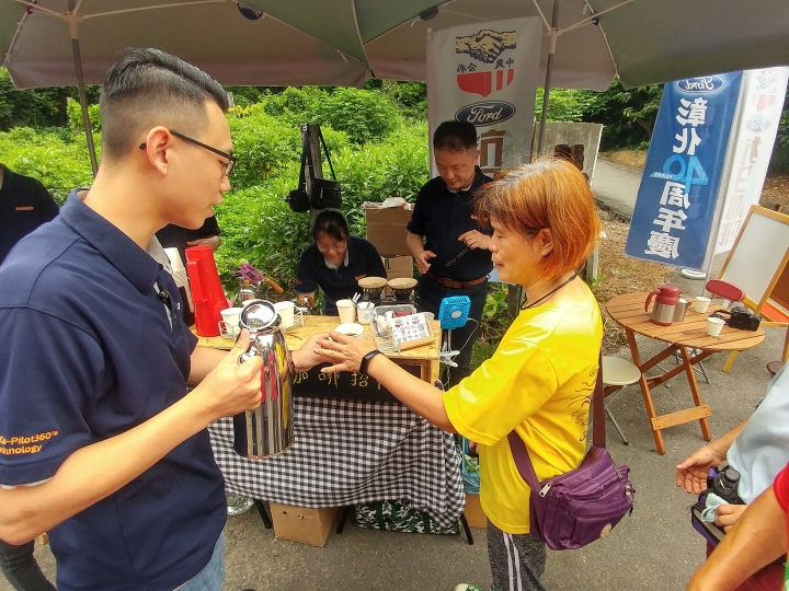 星期六限定的抗日咖啡