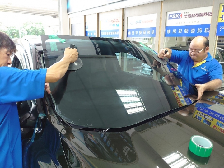 [分享] CR-V 前檔玻璃破裂換副廠