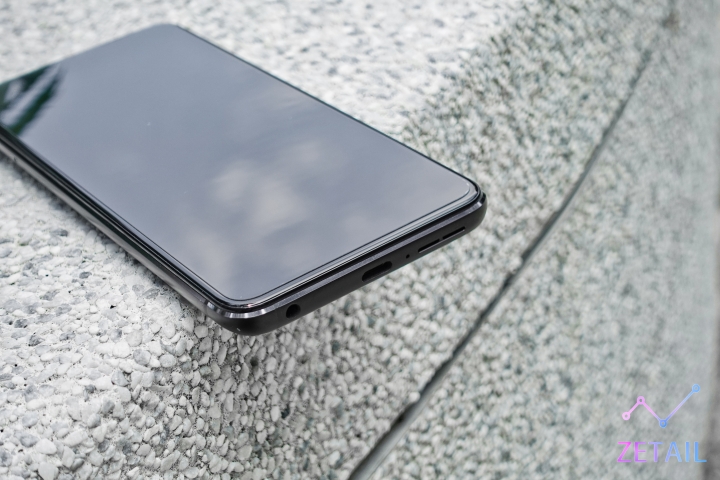 犀牛盾 SolidSuit、CrashGuard 防摔保護殼、耐衝擊保護貼 開箱體驗：ZenFone 6 最佳保鑣