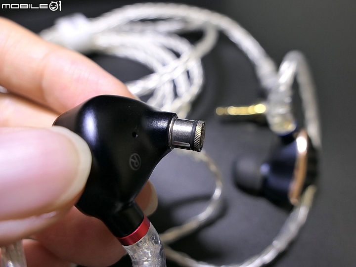 [開箱評測]FiiO FH7 可換線入耳式耳機/一圈四鐵五單元/MMCX/單晶銅鍍銀線/低中高調音濾網～給您滿滿的可玩性！