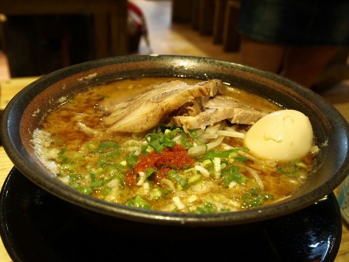 [食記] 臺北市 內湖區 武藤拉麵 － 外觀不起眼的店面，但有蝦味濃郁的美味拉麵