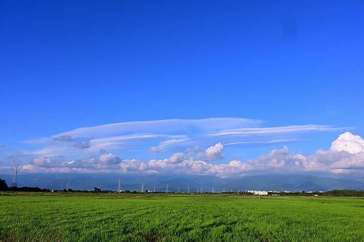 24-70mm F2.8 S+SB-5000的旅遊：阿里山、霧台、小琉球還有飛碟雲。