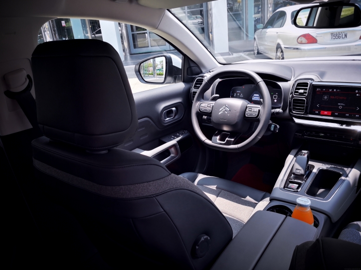 親自來體驗白色Citroen C5 Aircross