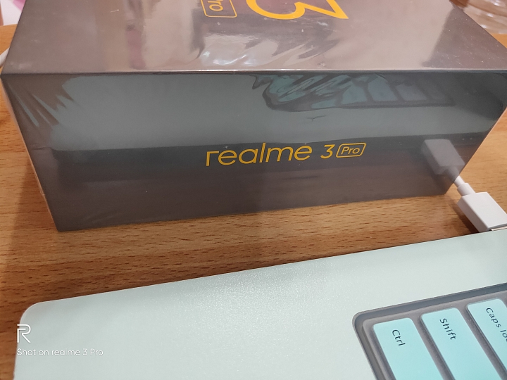 點我看大圖 realme 3 Pro 開箱測試