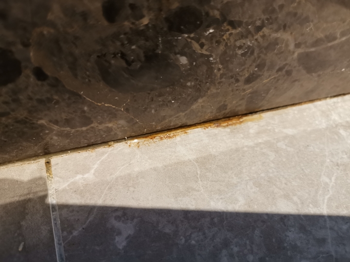 乾溼分離-大理石門檻滲水