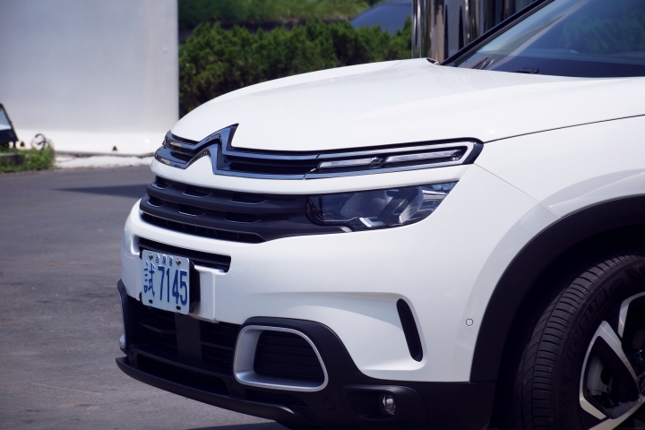 親自來體驗白色Citroen C5 Aircross