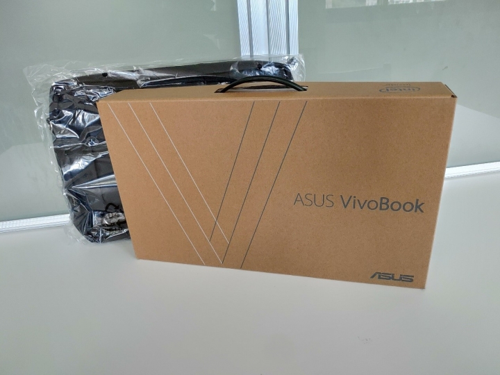 Vivobook S14 S412高CP值的獨立觸控板數字鍵輕薄筆電開箱