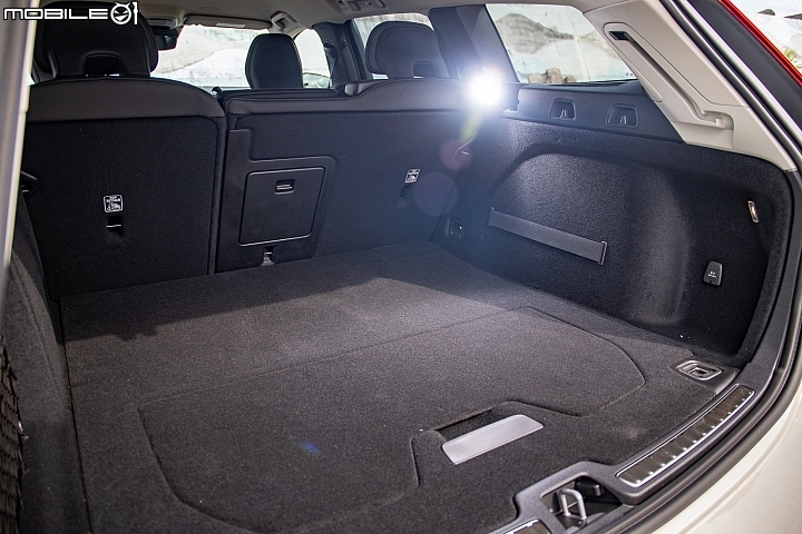 Volvo V60 T4 Momentum 試駕，用豪華與優雅旅遍天下