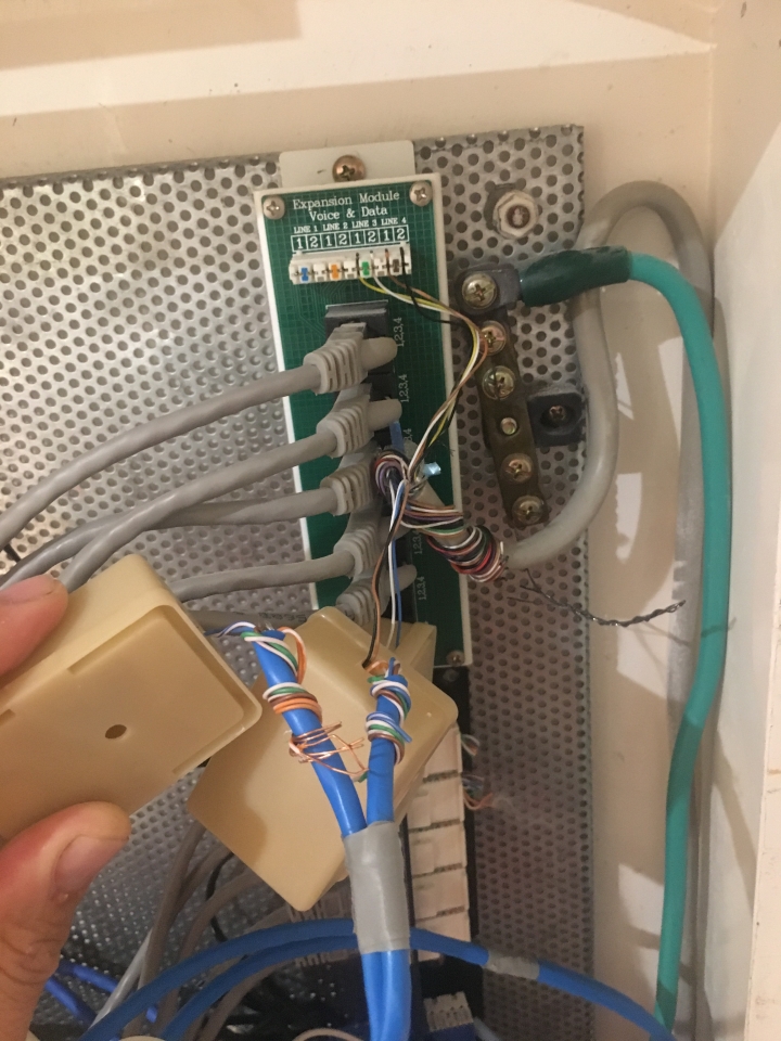 請問一下中華電信包商這樣的接線方式,可以怎麼改善?