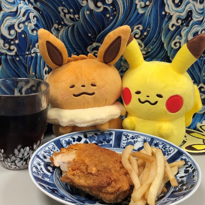 深夜的麥脆雞，關於皮卡丘、伊布與火雉雞的愛恨情仇