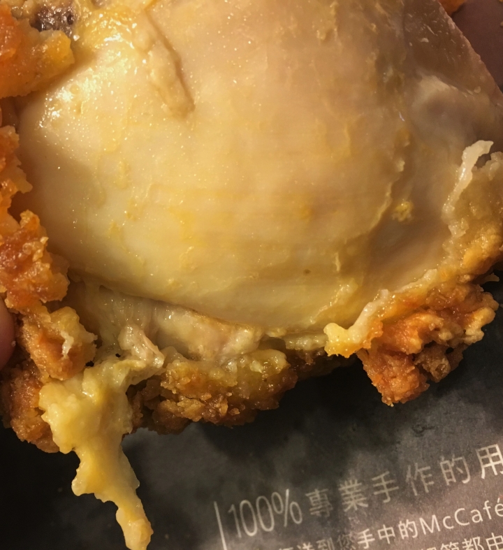 點我看大圖 肥宅獨享,孤獨的麥當勞辣味麥脆雞。