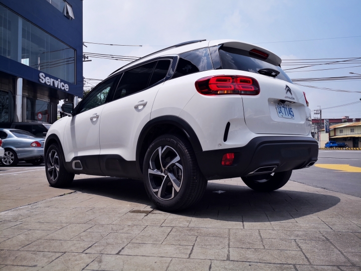 親自來體驗白色Citroen C5 Aircross
