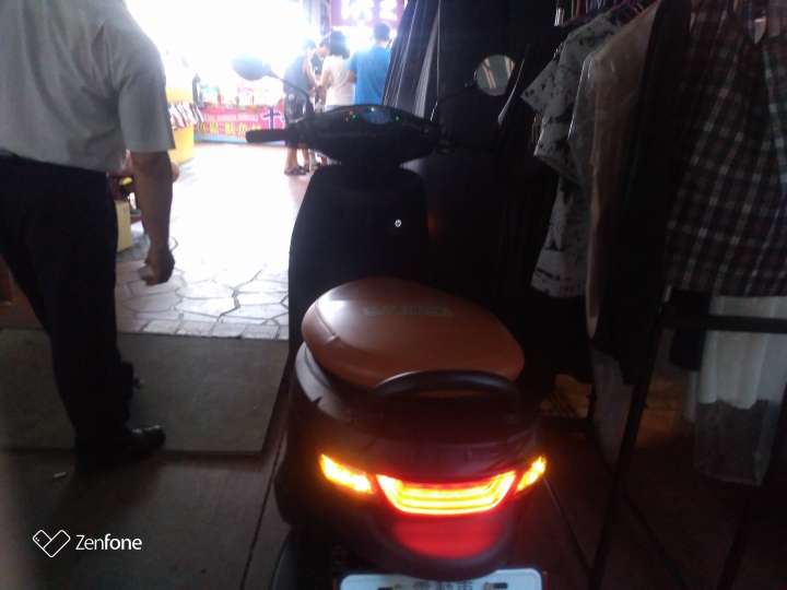 高雄都會悠悠白牌emoving電動機車樂活趣