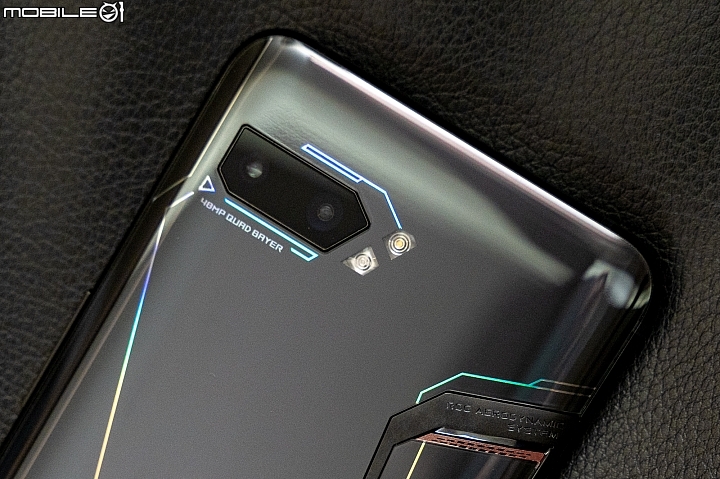 ASUS ROG Phone II揭曉 首搭S855+螢幕也變大、配件合體更實用！