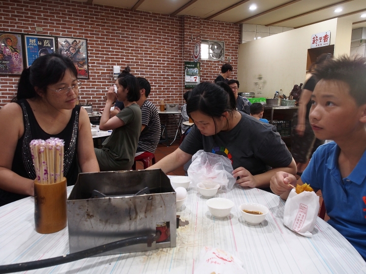 [食記] 臺南市 中西區 富香沙茶爐 — 南臺灣沙茶爐，傳統的火鍋吃法
