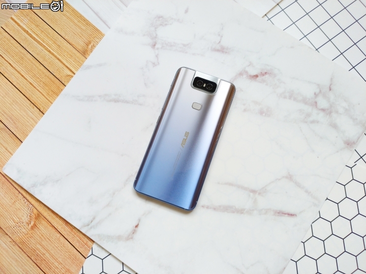 點我看大圖 【ZenFone 6翻玩視界】漸變霓幻銀開箱登場!HODA柔石防摔殼霧透白實裝!