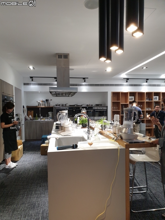 〈體驗會分享〉★獨家立體氣旋科技★伊萊克斯 Pure A9 高效能抗菌空氣清淨機(PA91-606GY)