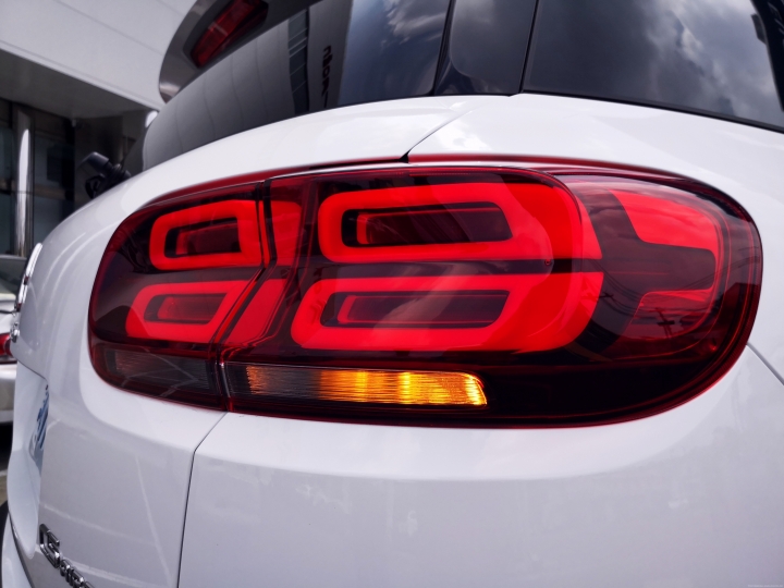 親自來體驗白色Citroen C5 Aircross