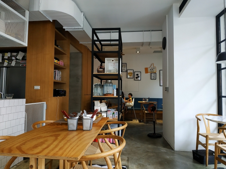 [食記] 臺中市 南區 恆日1989 — 北歐風空間 v.s. 潑墨紋中式餐點，一點都不違和