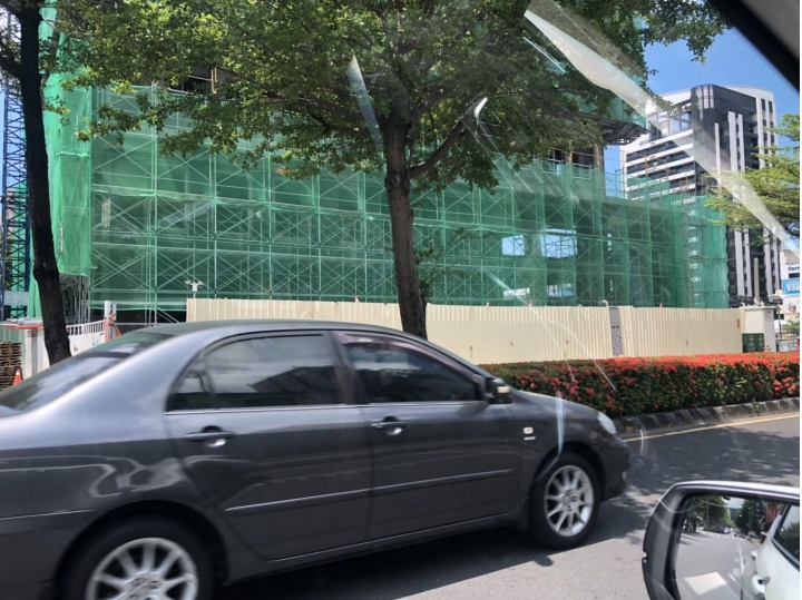 文山特區預定百貨後面的華友聯建案