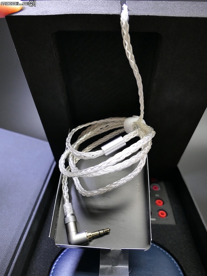 [開箱評測]FiiO FH7 可換線入耳式耳機/一圈四鐵五單元/MMCX/單晶銅鍍銀線/低中高調音濾網～給您滿滿的可玩性！