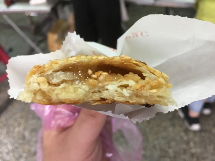 [食記] 老張炭烤燒餅店，台灣台北南港香酥美味的胡椒餅與燒餅