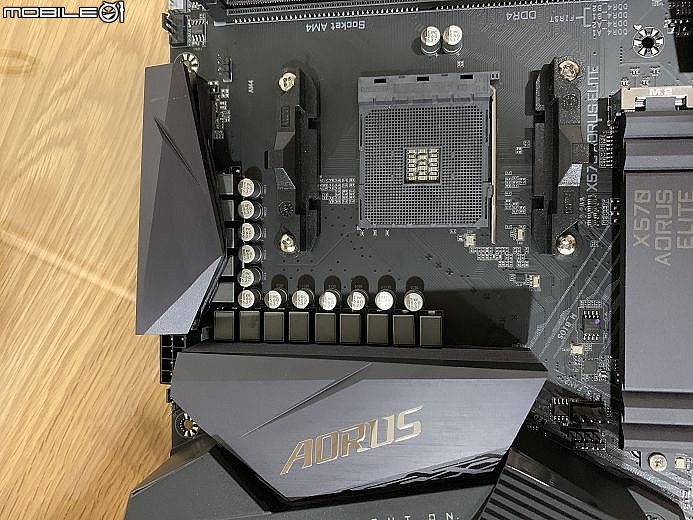 平價香香 G 技嘉AORUS X570 ELITE + R5 3600 開箱
