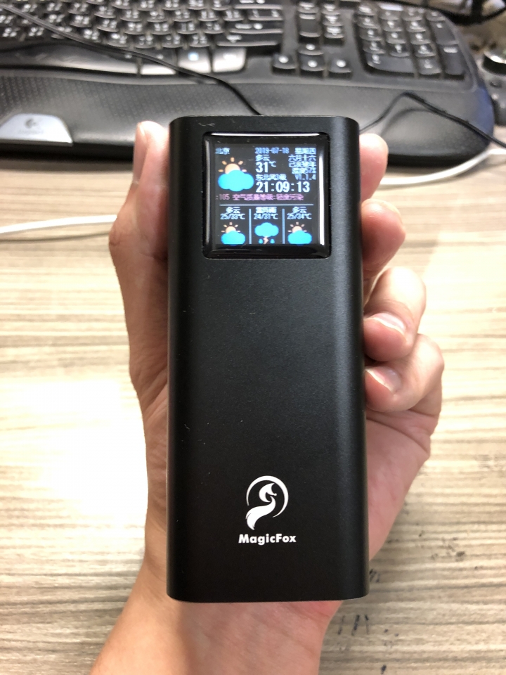 [開箱]魔狐6號 這可能是世界第一個天氣預報的行動電源