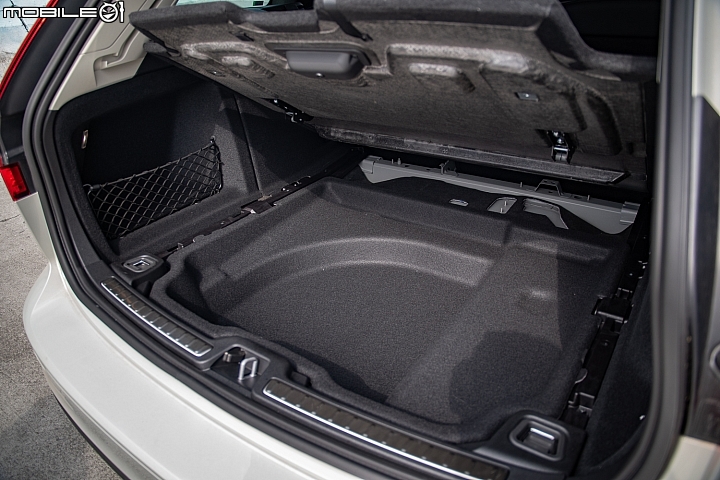 Volvo V60 T4 Momentum 試駕，用豪華與優雅旅遍天下