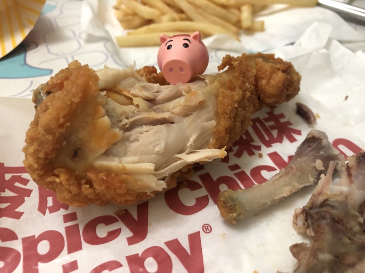 火腿偷吃麥脆雞腿餐