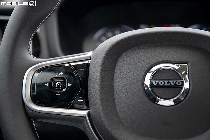 Volvo V60 T4 Momentum 試駕，用豪華與優雅旅遍天下