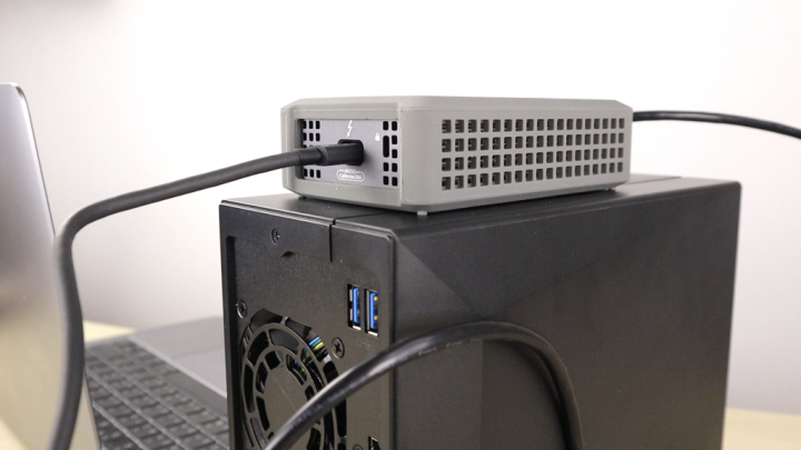 AKiTiO T3–10G Fanless Design and Bus Powered Switch Thunderbolt 3 to 10GbE