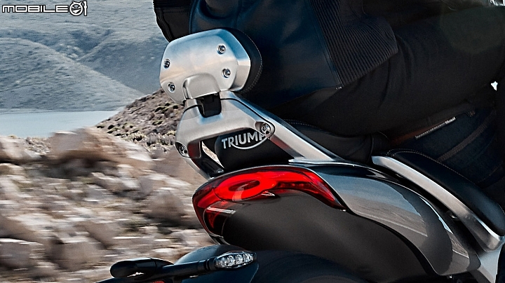 【海外快訊】2500c.c. 的二輪肌肉車！全新 TRIUMPH Rocket 3 R & GT 正式發布