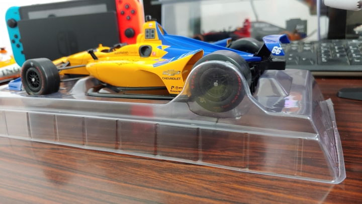 [開箱]1/18 INDYCAR  F.ALONSO #66
