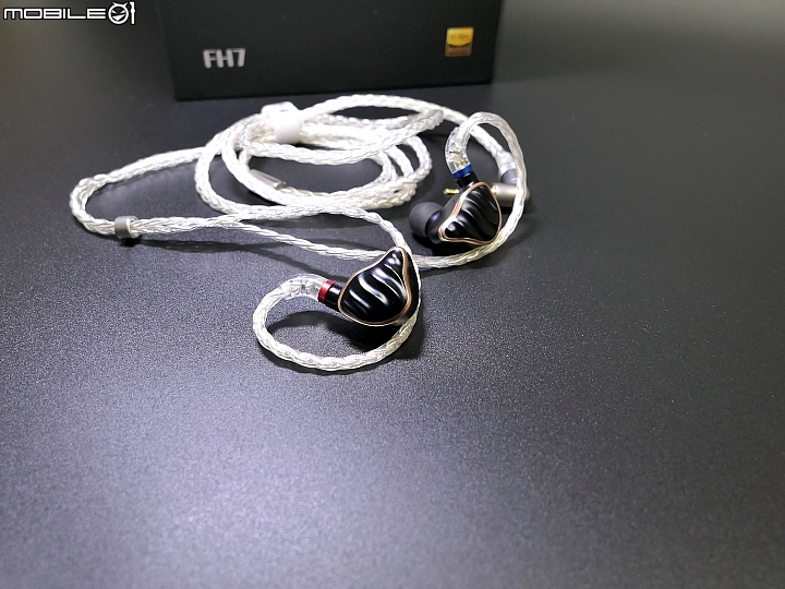 [開箱評測]FiiO FH7 可換線入耳式耳機/一圈四鐵五單元/MMCX/單晶銅鍍銀線/低中高調音濾網～給您滿滿的可玩性！