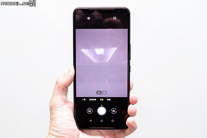 ASUS ROG Phone II揭曉 首搭S855+螢幕也變大、配件合體更實用！