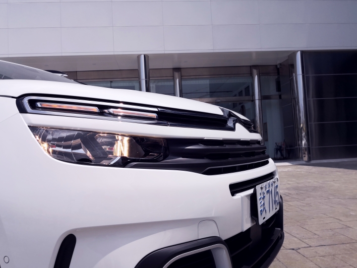 親自來體驗白色Citroen C5 Aircross