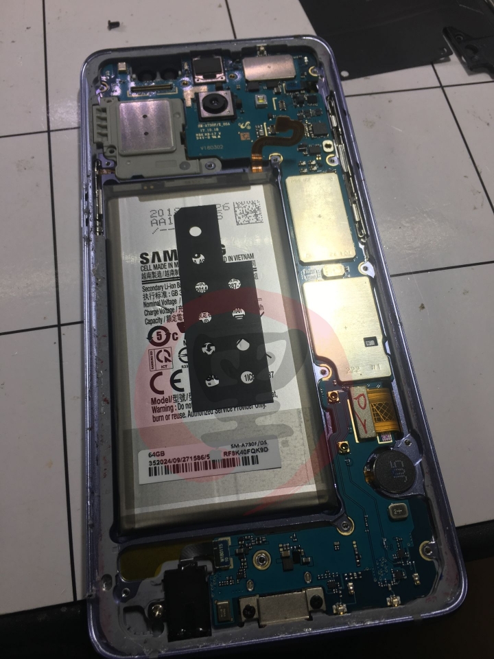 Samsung A8+（A730F）不開機顯示受潮不充電維修