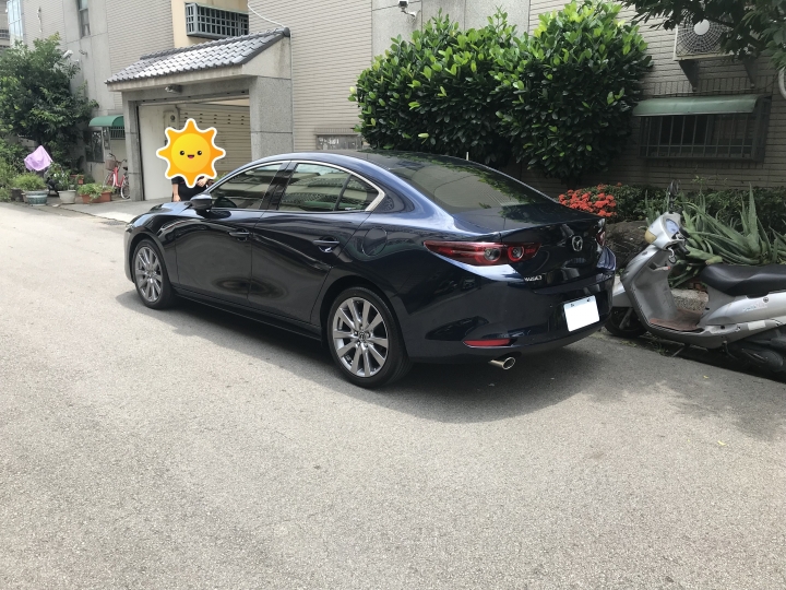 [開箱] Mazda 3 2020年式 4D旗艦 星燦藍