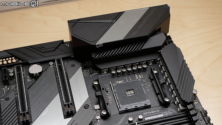 7/7 7nm AMD 新平台 ROG Hero 再次進化 CROSSHAIR VIII Hero WiFi 開箱
