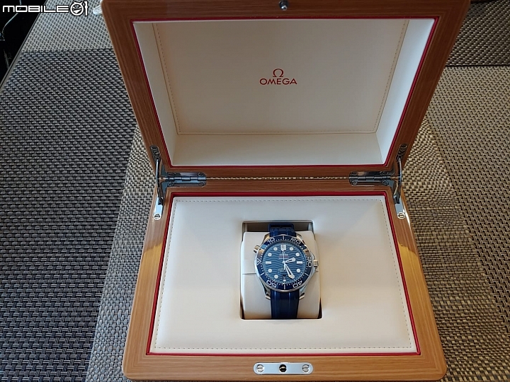 [開箱] Omega Seamaster Diver 300M 藍面藍膠帶