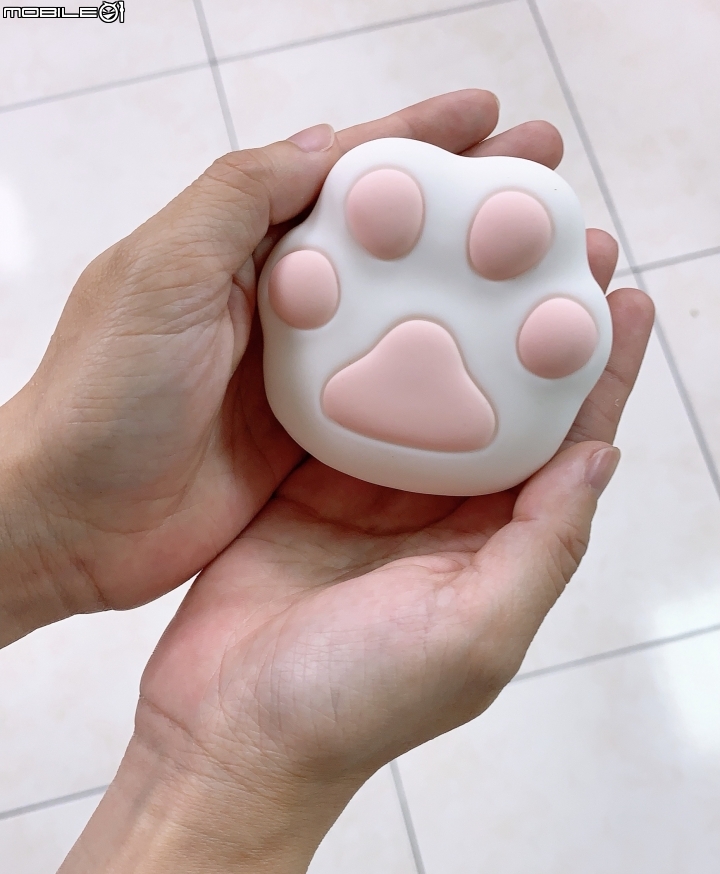 點我看大圖 【開箱】療癒可愛的貓掌按摩器